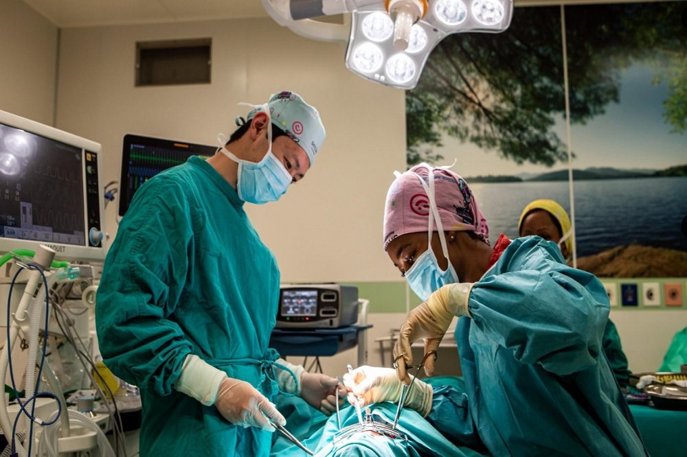 Over 800 surgeries done across Gauteng public hospitals in 12 hours – SABC News