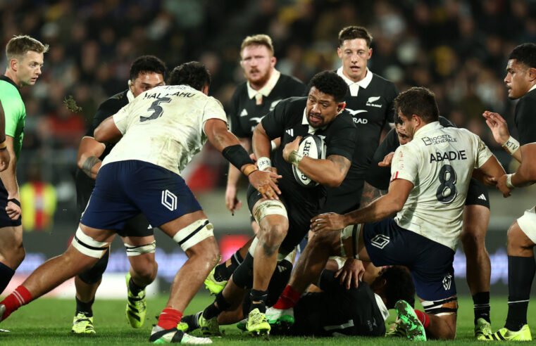 All Blacks shift Ardie to 8