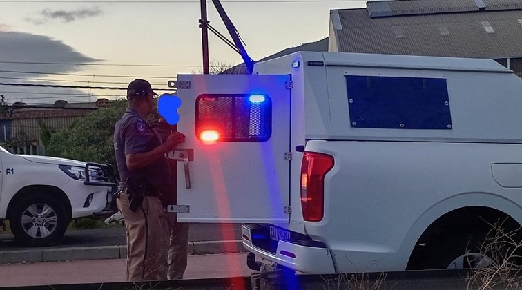 Gauteng cops nab over 400 suspects over the weekend – SABC News