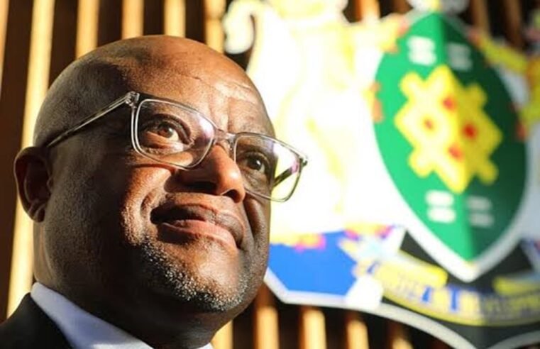 Joburg mayor files report after Treasury flags discrepancies – SABC News