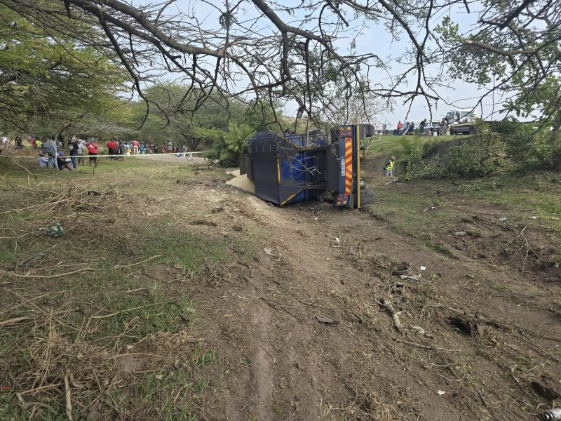 Driver of truck involved in N2 crash in KZN found dead – SABC News