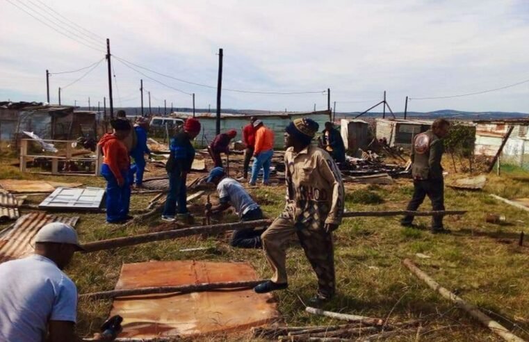 Community in Makhanda livid as officials demolish illegal structures – SABC News
