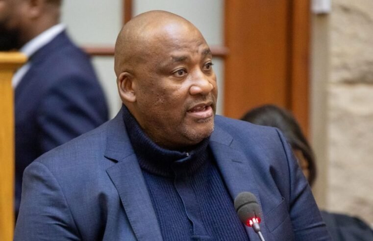 McKenzie apologises to SABC over false podcast allegations – SABC News