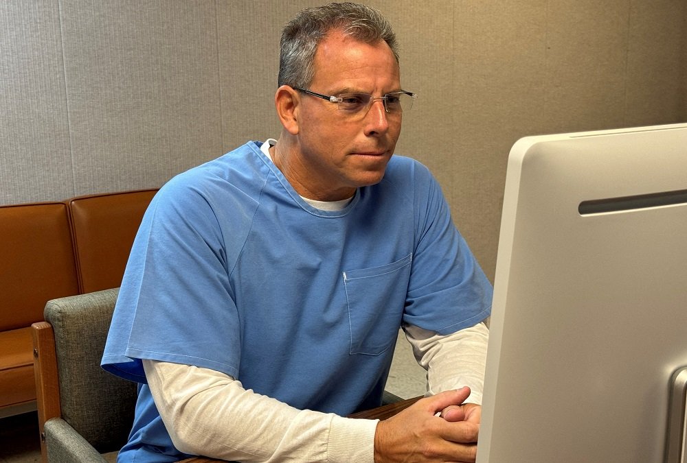 Erik Menendez denied parole after 35 years in prison for parents’ murder – SABC News