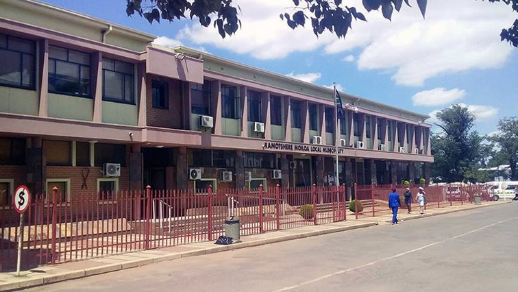 Union concerned about workers’ safety after alleged shooting incident at NW municipality offices – SABC News