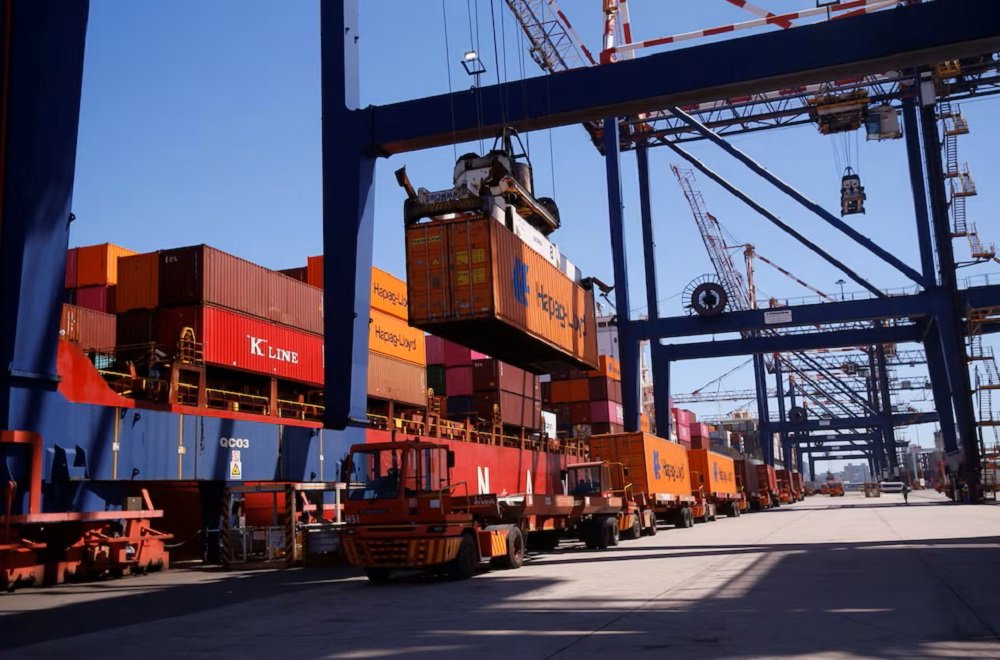 ‘China to continue to deepen bilateral ties with SA amid US tariffs’ – SABC News