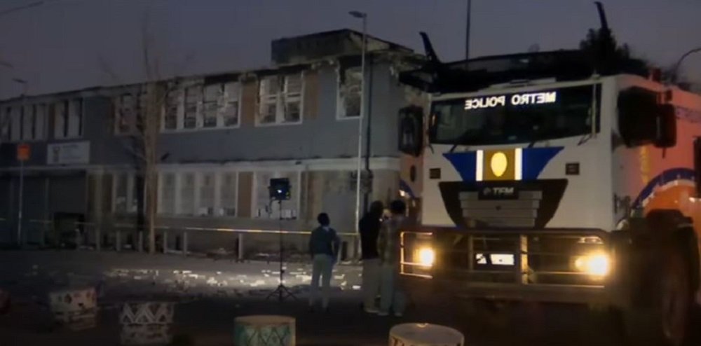 Calm returns in Germiston after the torching of Home Affairs building – SABC News
