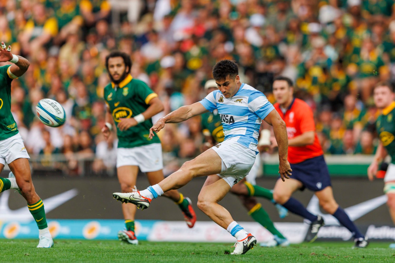 Los Pumas lose playmaker to injury