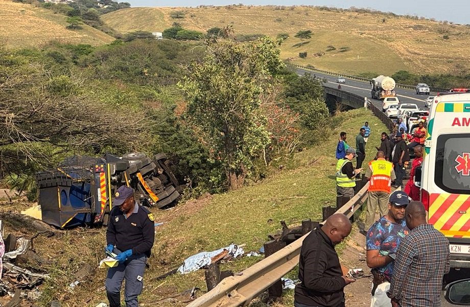 Five killed in N2 crash in KZN – SABC News