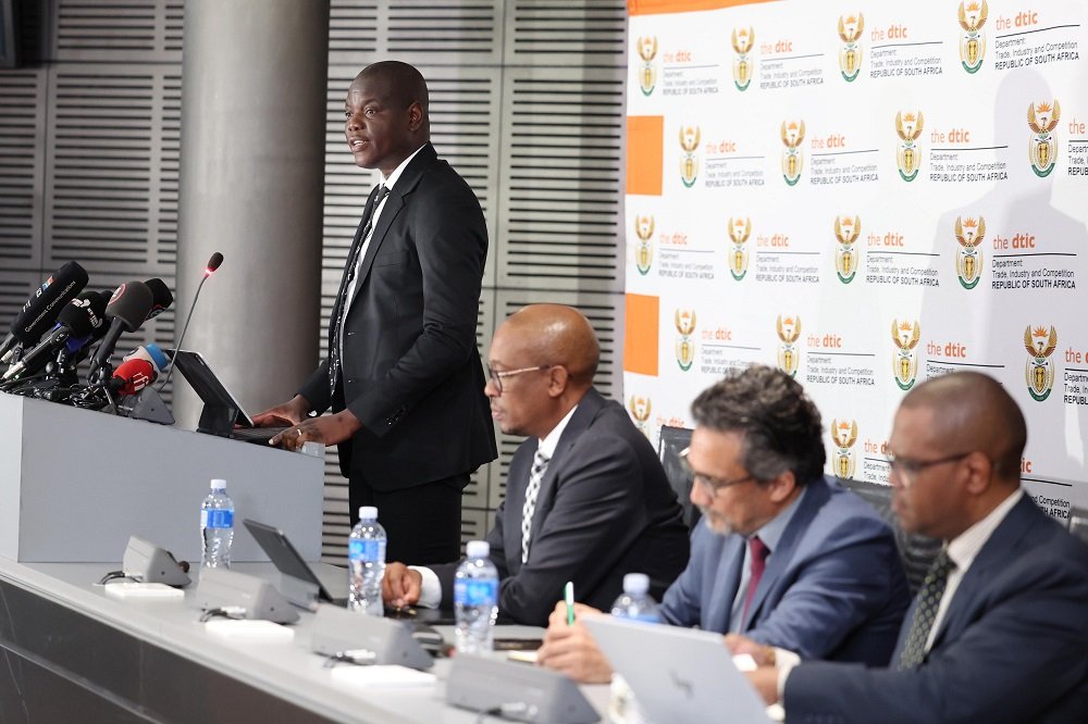 SA exports pose no threat to United States: Lamola – SABC News