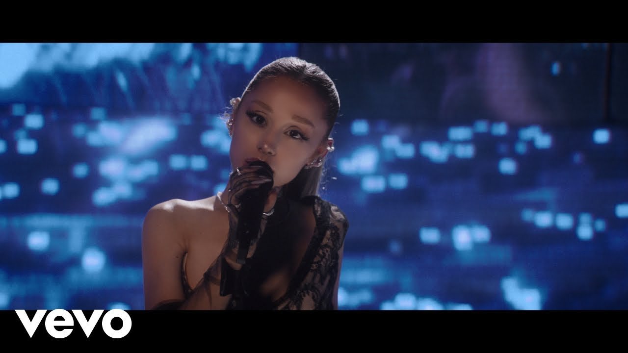 Ariana Grande – dandelion