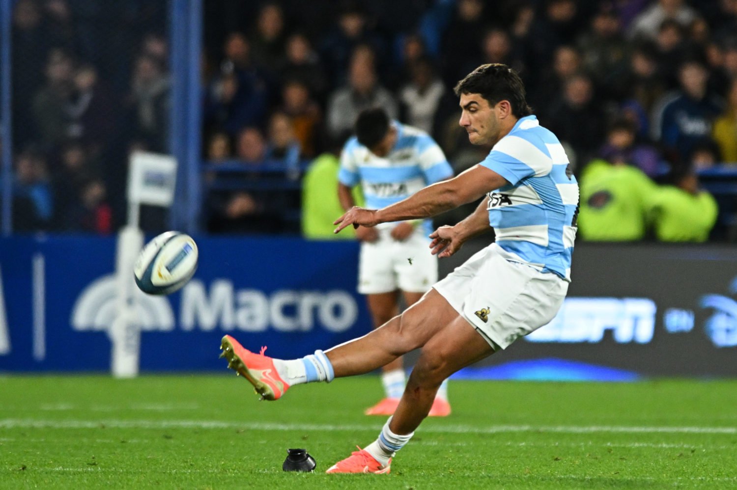 Los Pumas win Sydney nailbiter
