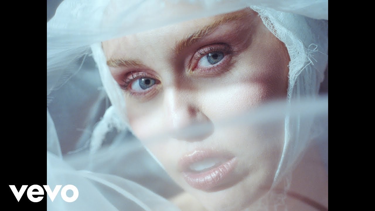 Miley Cyrus – Secrets (Official Video) ft. Lindsey Buckingham, Mick Fleetwood
