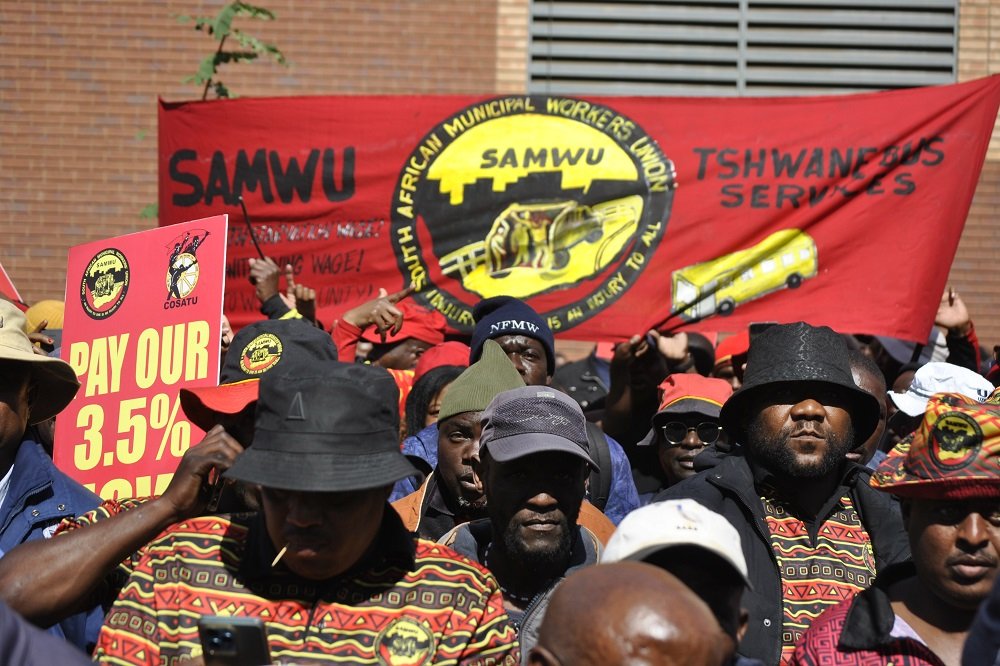 Samwu rejects Tshwane’s 5% salary increase decision to councillors – SABC News