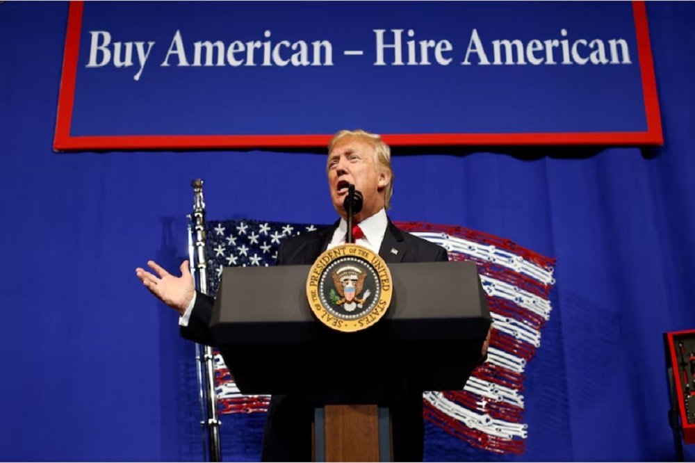 H-1B workers race to US as Trump order sparks dismay, confusion – SABC News