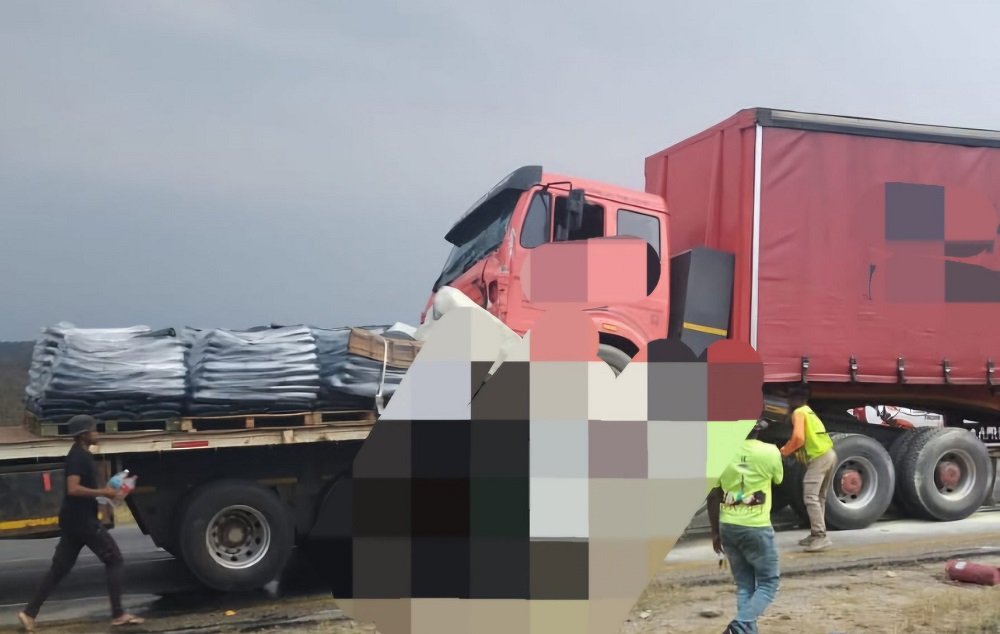 Rescue operation underway on R81 after taxi squashed between trucks – SABC News
