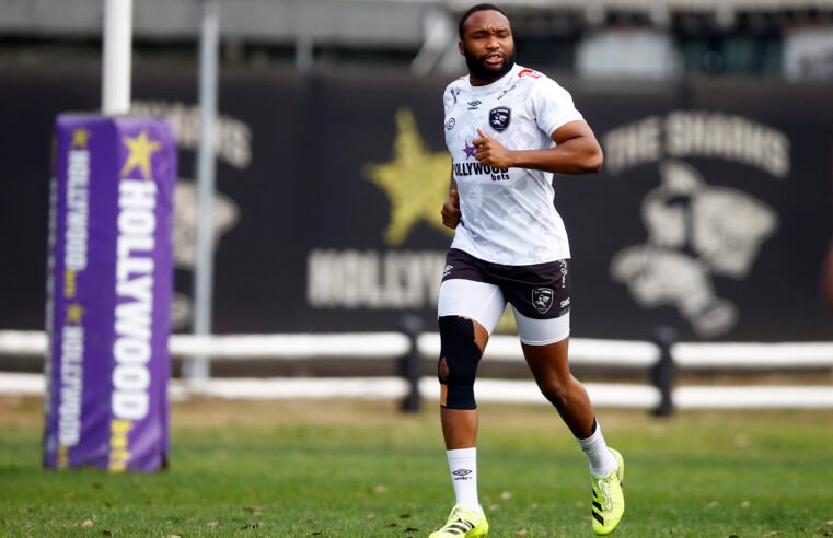Lucky Am makes Sharks comeback