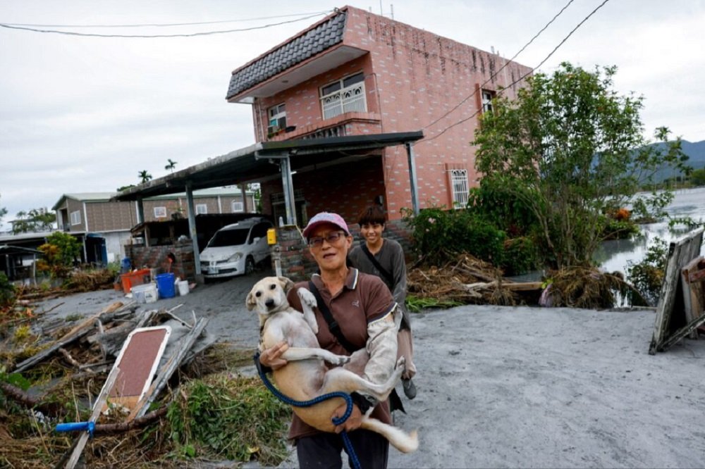 Taiwan’s rescuers search thick mud for missing people after typhoon – SABC News
