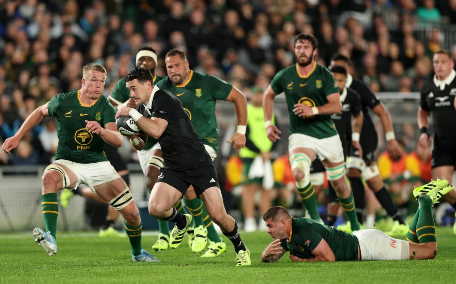 All Blacks defend fortress from Bok raiders