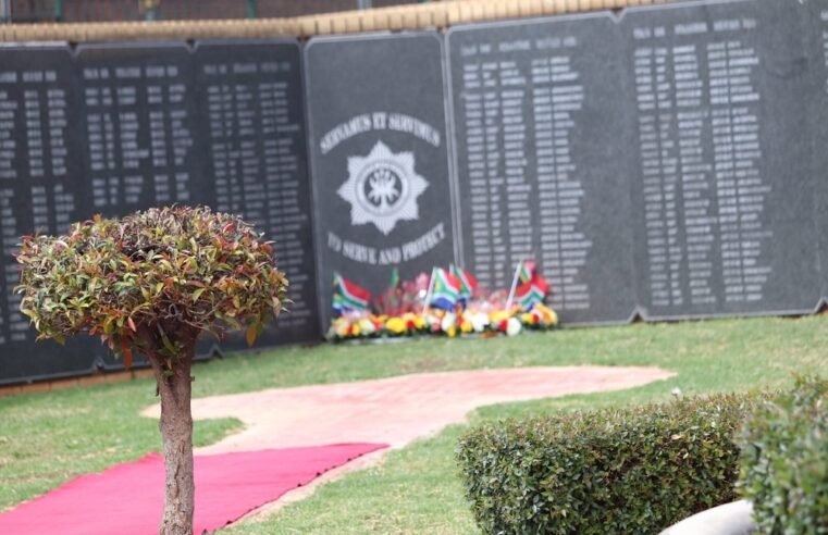Gauteng police commemorate fallen officers in the line of duty – SABC News