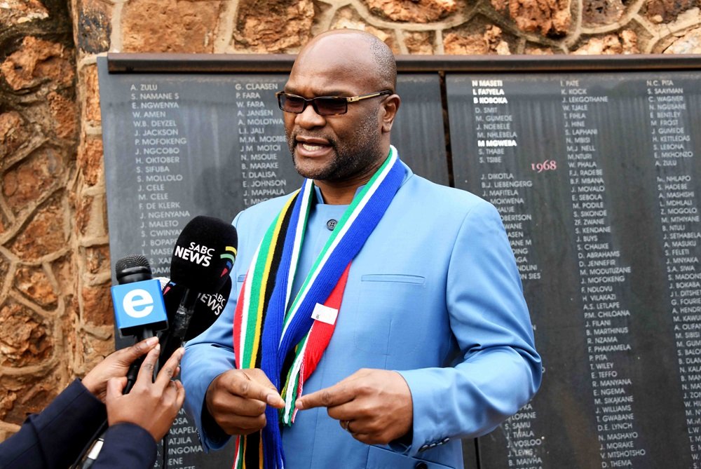 EFF’s Niehaus questions circumstances surrounding Mthethwa’s death – SABC News