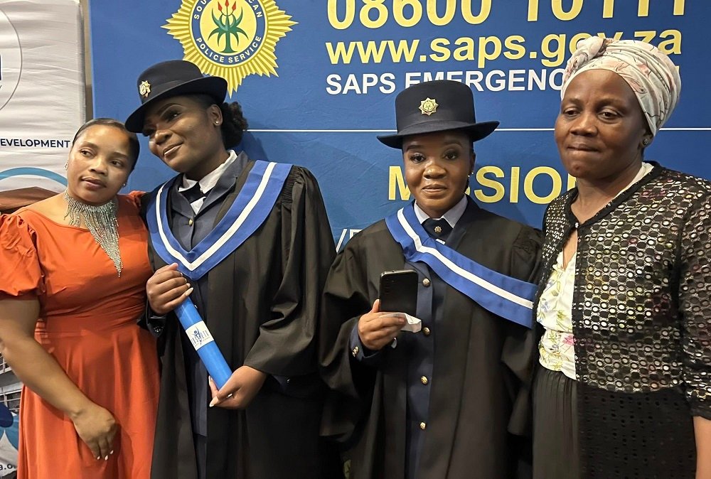 Over 130 officers SAPS officers graduat in Durban – SABC News