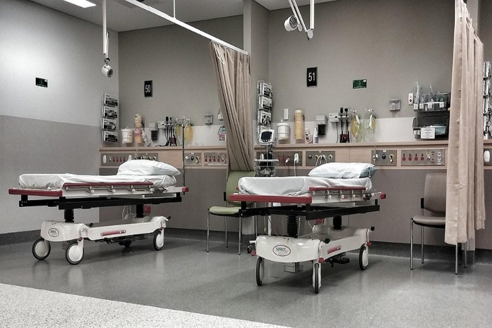 Staff, patients decry care amid R2bn looting at Tembisa Hospital – SABC News