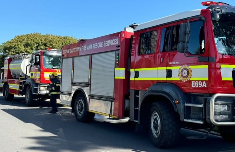 Cape Town firefighters combat raging blaze on Southern Peninsula – SABC News
