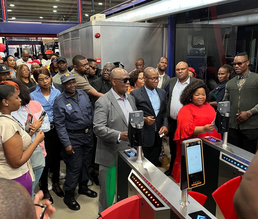 Gautrain, Rea Vaya urge motorists to shift to public transport – SABC News