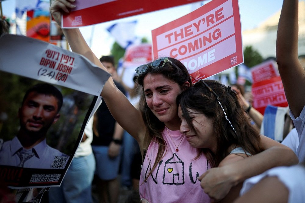 Hamas release some surviving Israeli hostages – SABC News