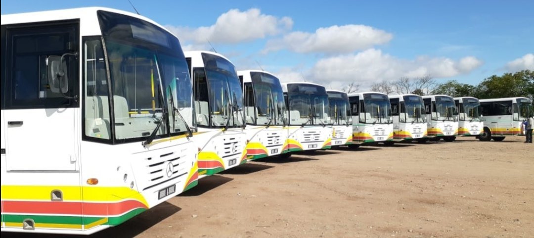 Dingamazi residents’ blockade R81 over public transport dispute – SABC News