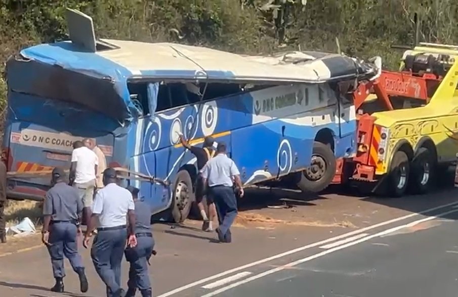 Ramaphosa sends condolences to affected families in Limpopo bus crash – SABC News