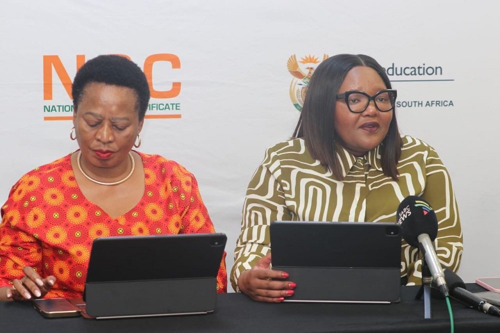 Over 900 000 candidates set to write 2025 matric exams from Tuesday – SABC News