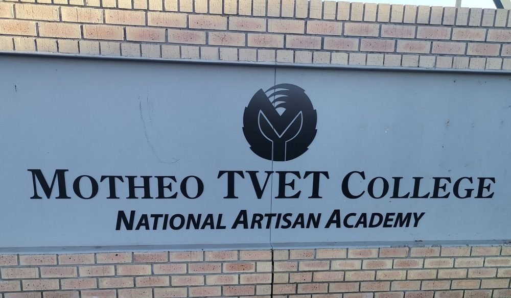 Motheo TVET students hail new 4IR centre as a boost for skills – SABC News