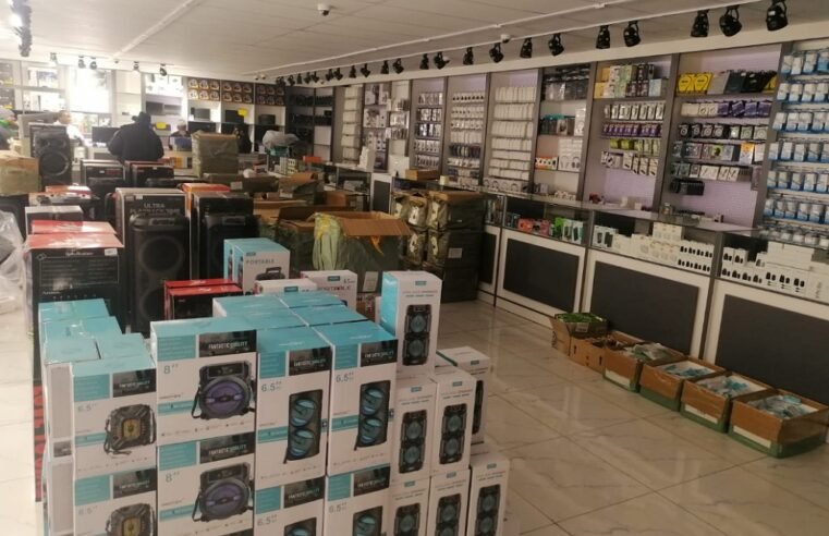 Crackdown on illegal imported cell phones in Fordsburg – SABC News