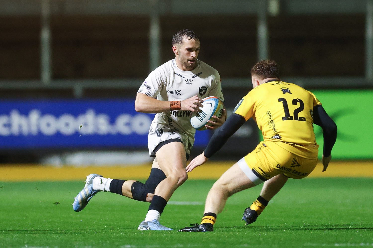 Sharks and Dragons share the spoils