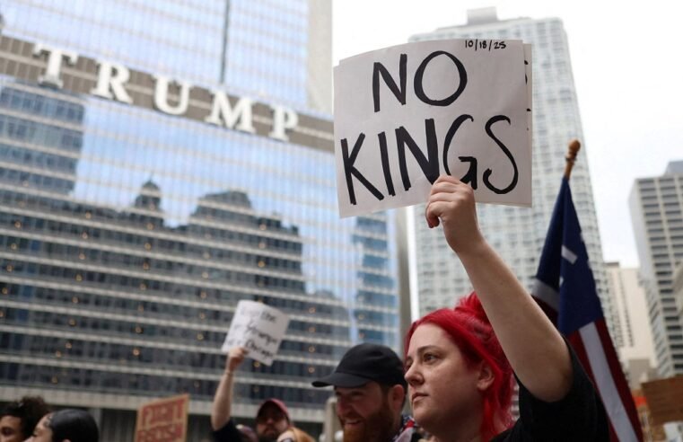 Millions march in “No Kings” protests against Trump Administration – SABC News