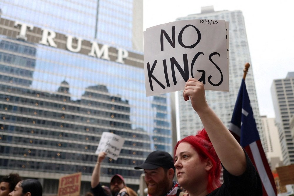 Millions march in “No Kings” protests against Trump Administration – SABC News