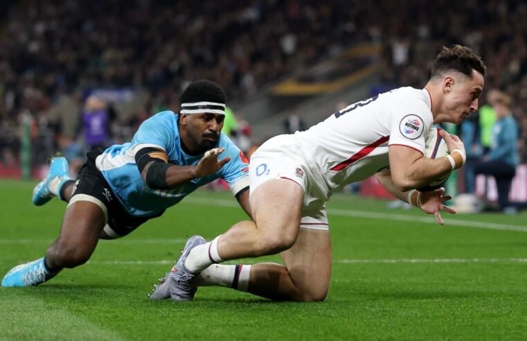 Six-try England see off Fiji
