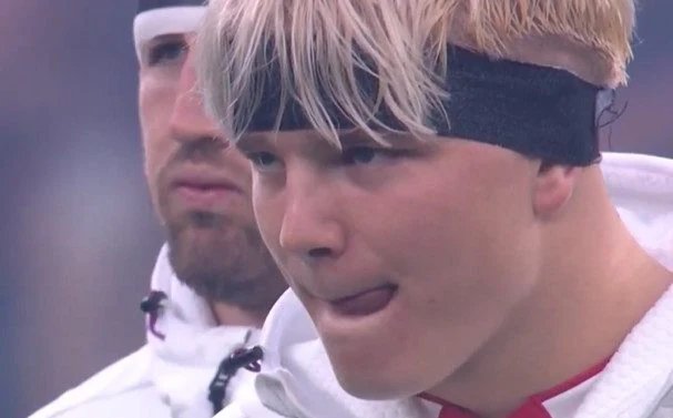 Pollock gets lippy during haka