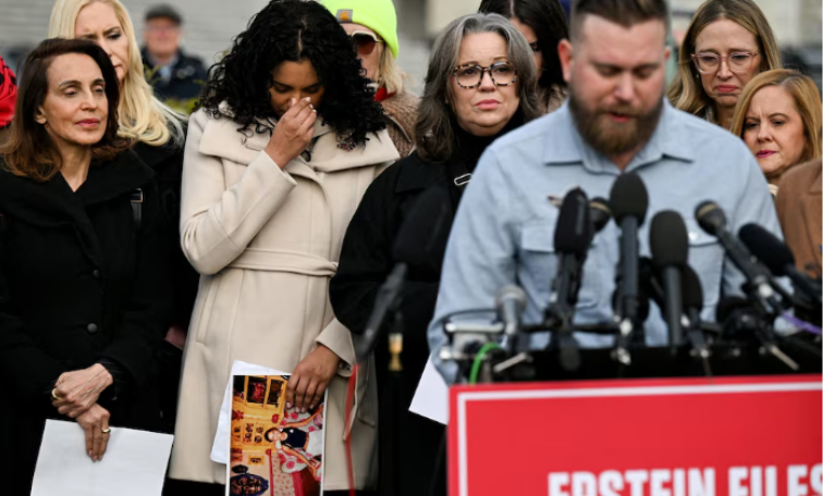 Trump signs bill to release Epstein files – SABC News