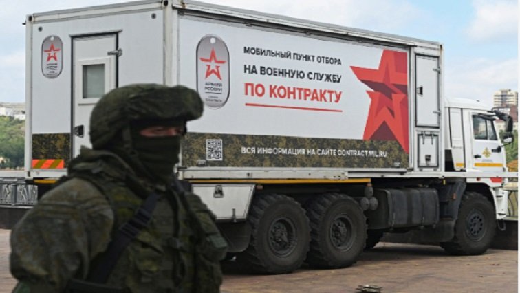 Motshekga says government working to help S Africans stuck in Russia – SABC News