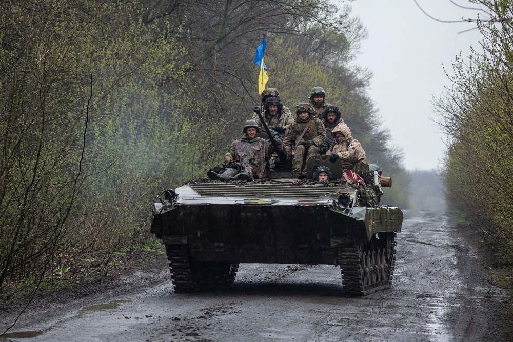 Family slams government for failing to bring 17 SA citizens home